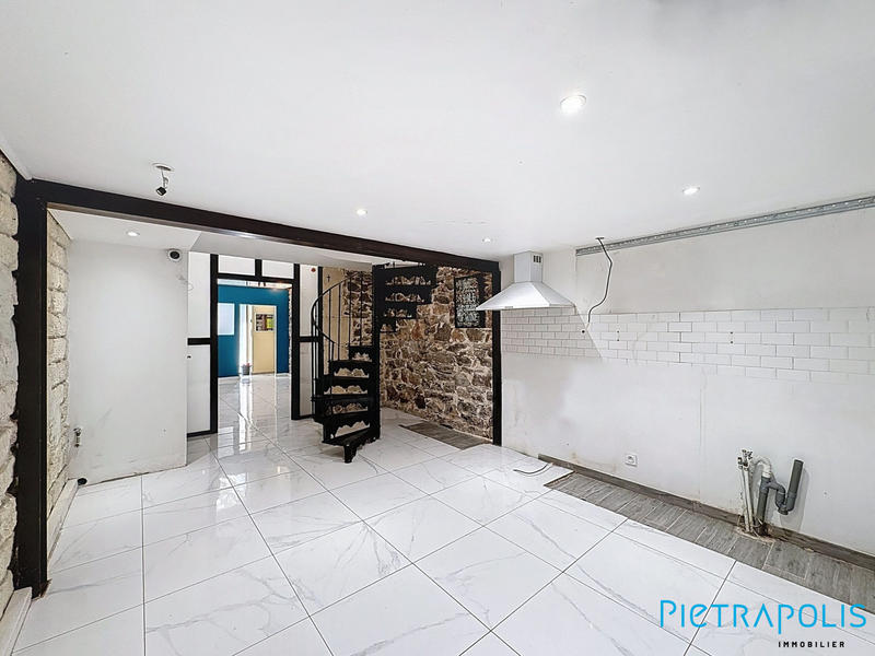 Appartement - 100 m² - 5 pièces