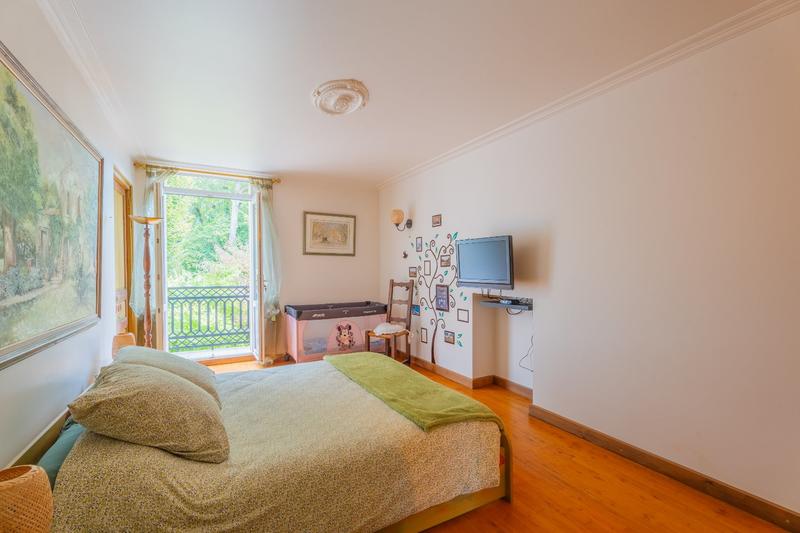 Demeure - 654 m² - 29 pièces