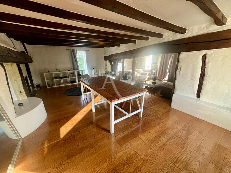 Maison - 304 m² - 6 pièces