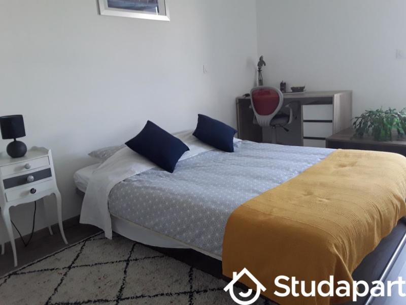 Chambre - 12 m² - 1 pièce