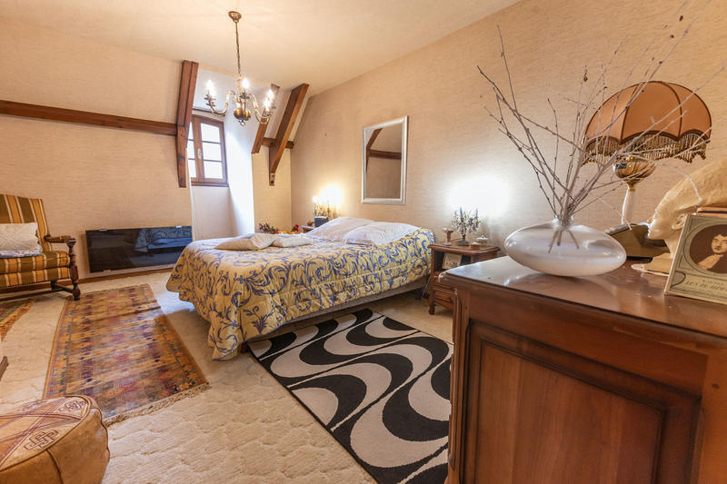 Maison - 280 m² - 7 pièces