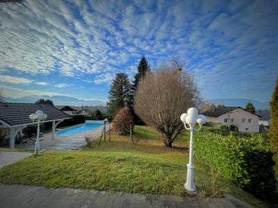 Propriété - 300 m² - 13 pièces