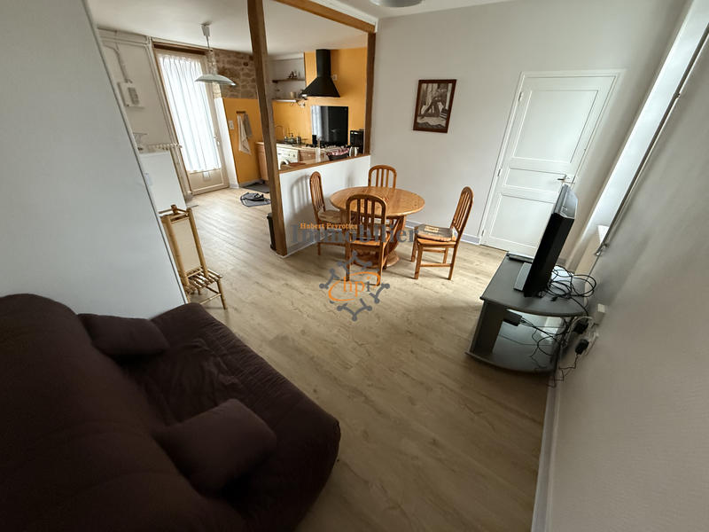 Maison - 96 m² - 5 pièces