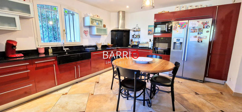 Villa - 180 m² - 6 pièces