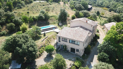 Maison - 430 m² - 16 pièces