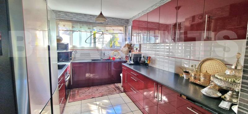 Maison jumelée - 136 m² - 6 pièces