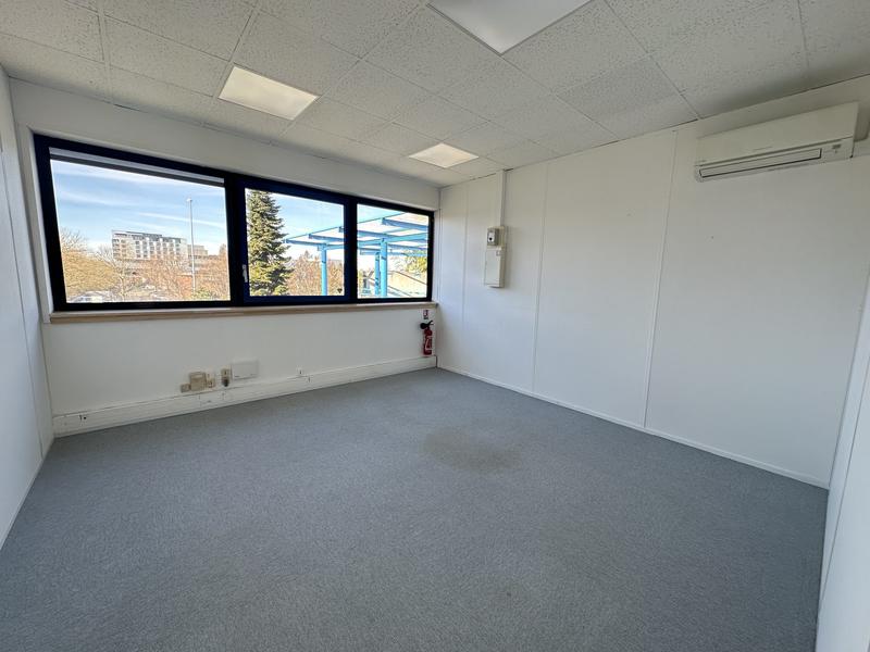 Bureau - 60 m²