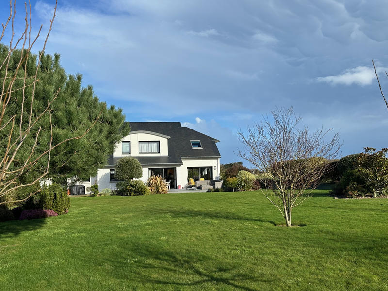 Maison - 200 m² - 6 pièces