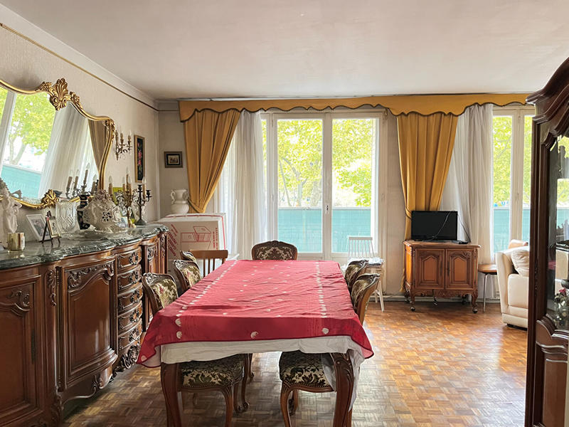 Appartement - 94 m² - 5 pièces