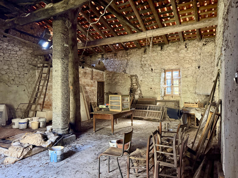 Maison - 550 m² - 16 pièces