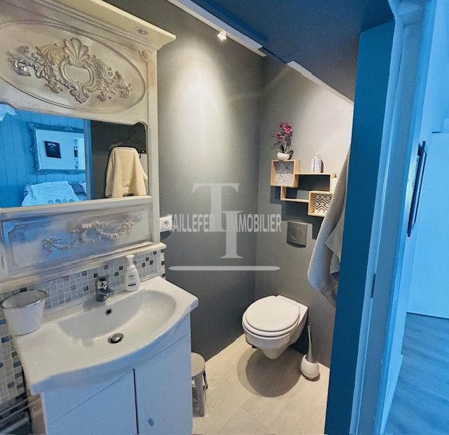 Maison - 208 m² - 7 pièces