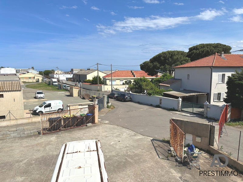 Local d'activités - 450 m²