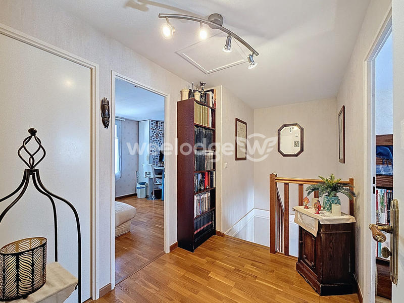 Maison - 96 m² - 6 pièces