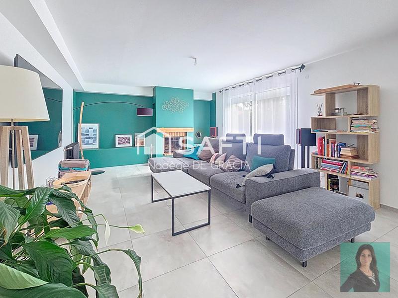 Maison - 211 m² - 7 pièces