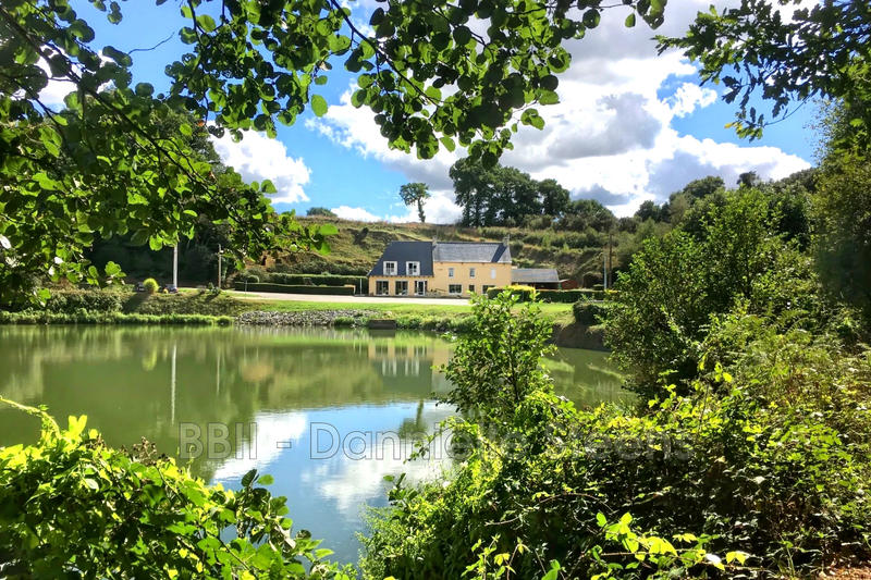 Maison - 340 m² - 12 pièces