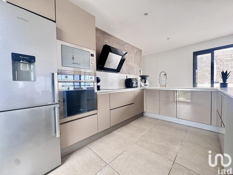 Maison - 225 m² - 5 pièces