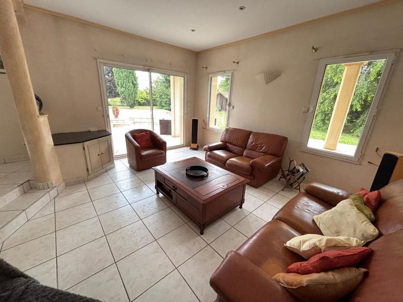 Maison - 206 m² - 7 pièces