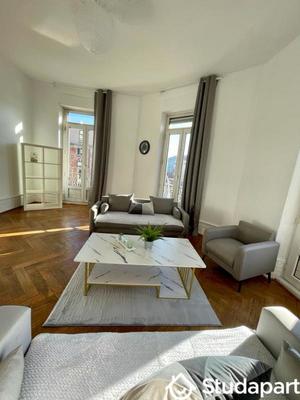 Chambre - 13 m² - 1 pièce