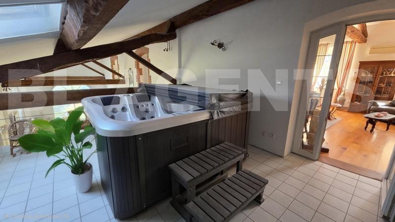 Maison - 634 m² - 21 pièces