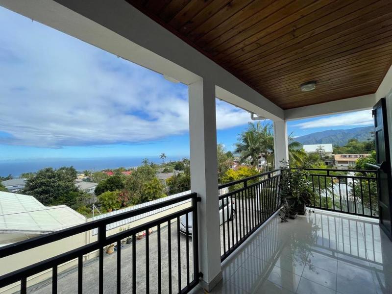 Maison - 202 m² - 7 pièces