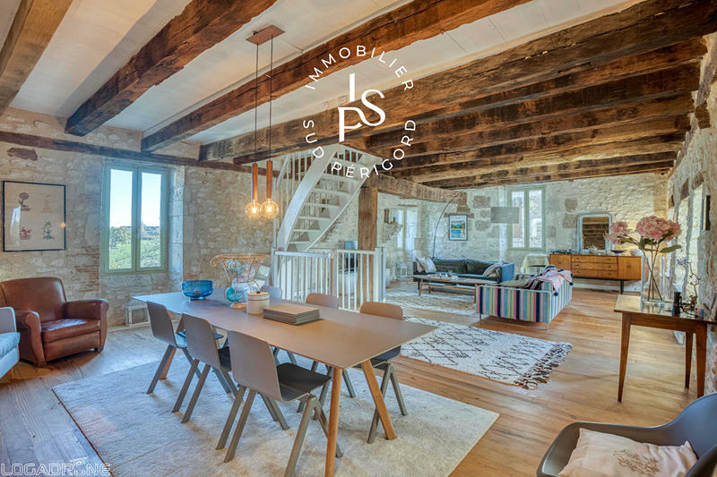 Maison - 155 m² - 6 pièces