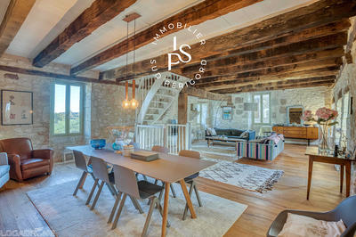 Maison - 155 m² - 6 pièces