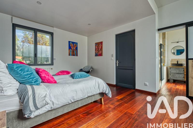 Maison - 250 m² - 7 pièces