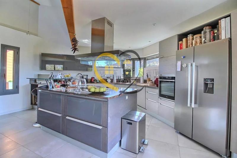 Maison - 176 m² - 6 pièces