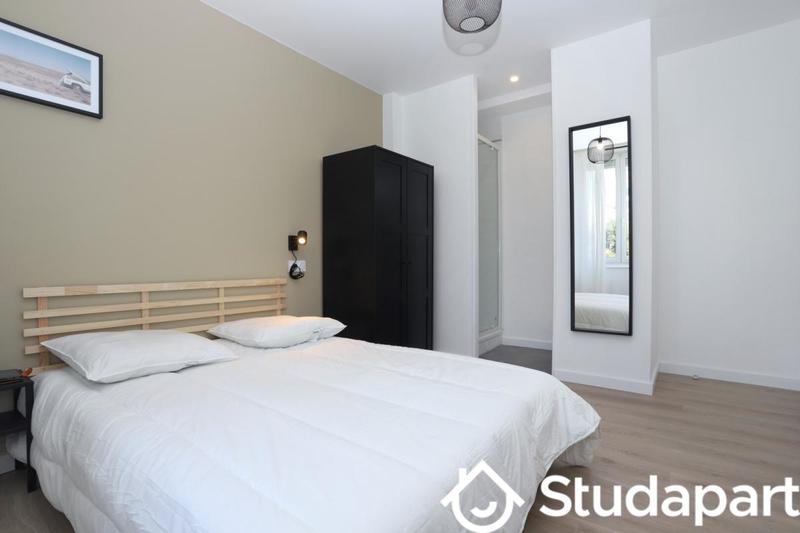 Chambre - 13 m² - 1 pièce