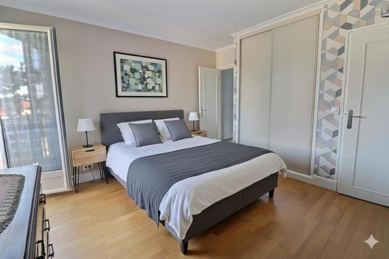 Appartement - 103 m² - 5 pièces