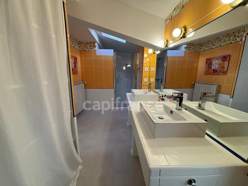 Maison - 143 m² - 5 pièces