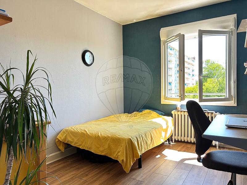 Appartement - 97 m² - 5 pièces