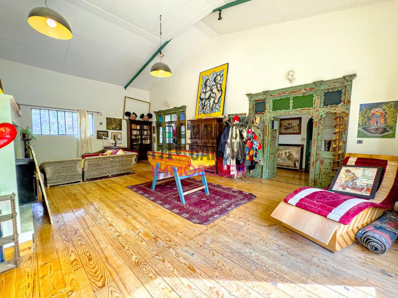 Maison - 228 m² - 5 pièces