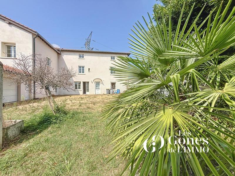 Maison ancienne - 385 m² - 10 pièces