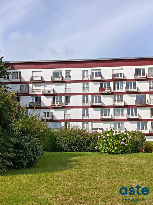 Appartement - 104 m² - 5 pièces