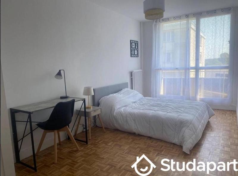 Chambre - 11 m² - 1 pièce