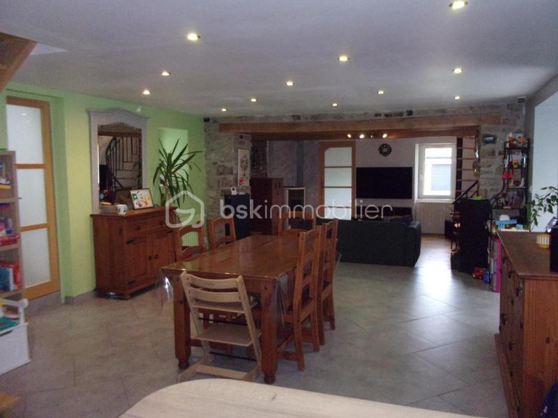 Maison traditionnelle - 148 m² - 6 pièces