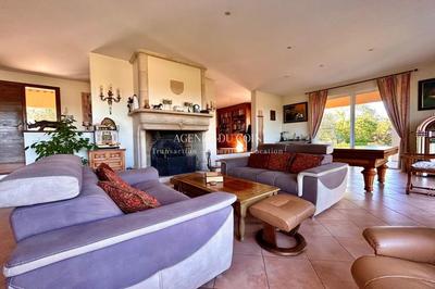 Propriété - 350 m² - 10 pièces