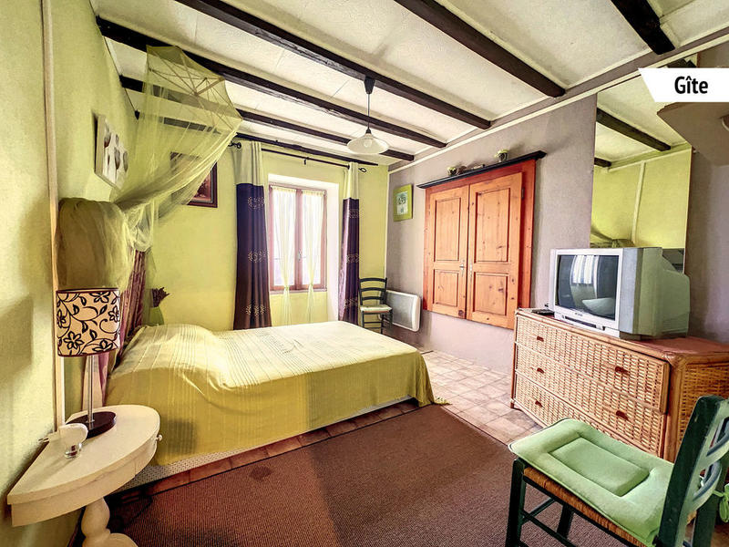 Maison - 250 m² - 10 pièces