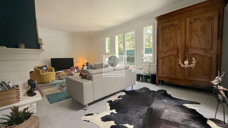 Maison - 174 m² - 9 pièces