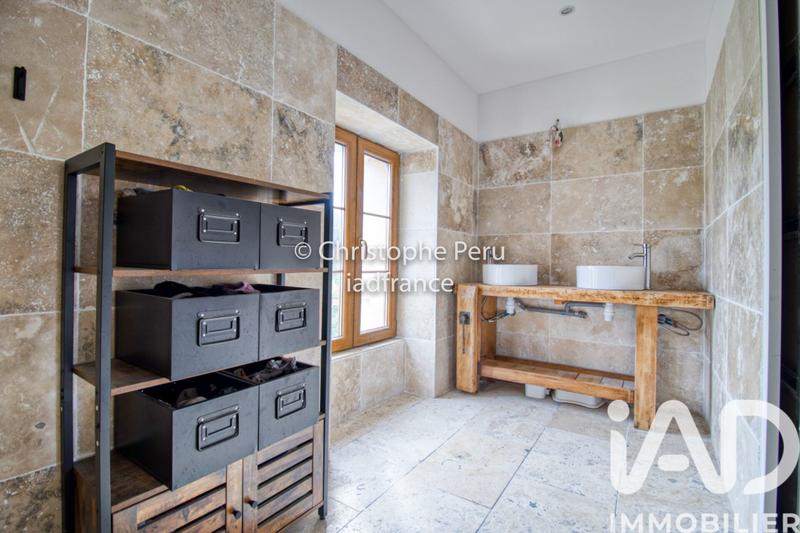 Maison - 229 m² - 9 pièces