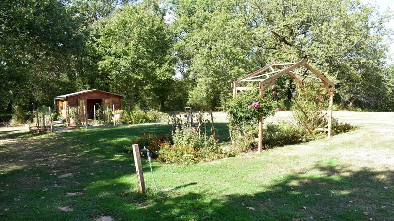 Propriété - 340 m² - 9 pièces