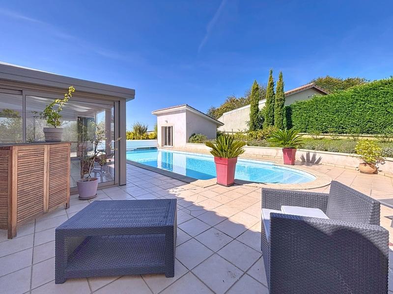 Maison - 193 m² - 7 pièces