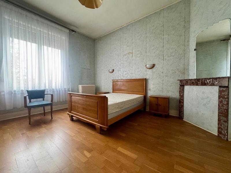 Maison - 273 m² - 9 pièces