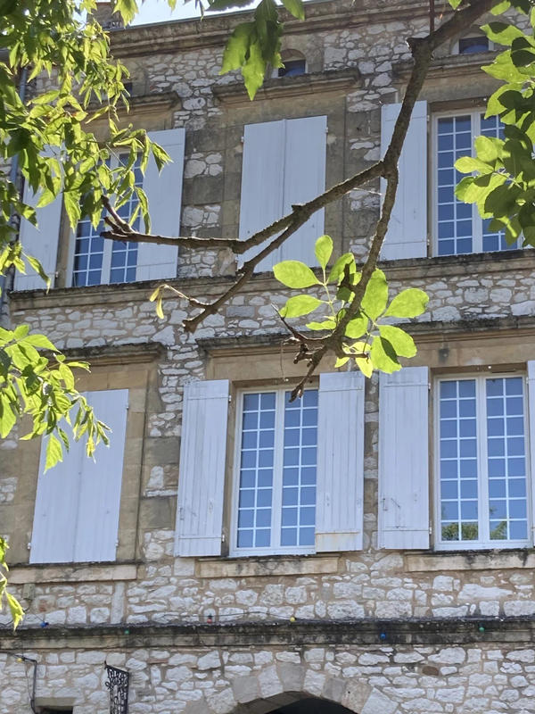 Maison - 240 m² - 10 pièces