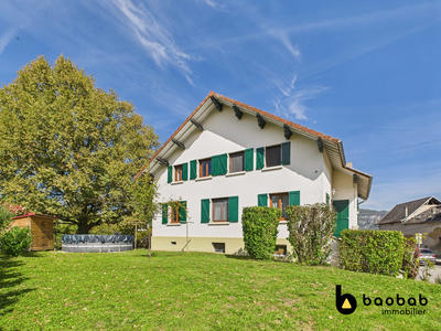 Maison - 199 m² - 8 pièces