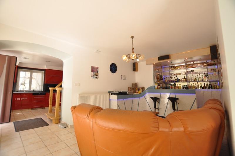 Maison - 190 m² - 6 pièces