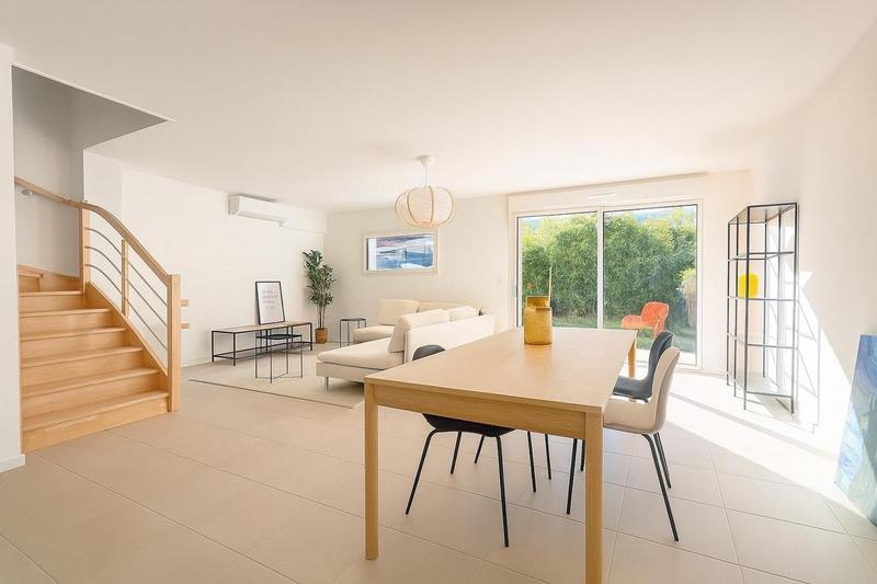 Maison - 93 m² - 5 pièces