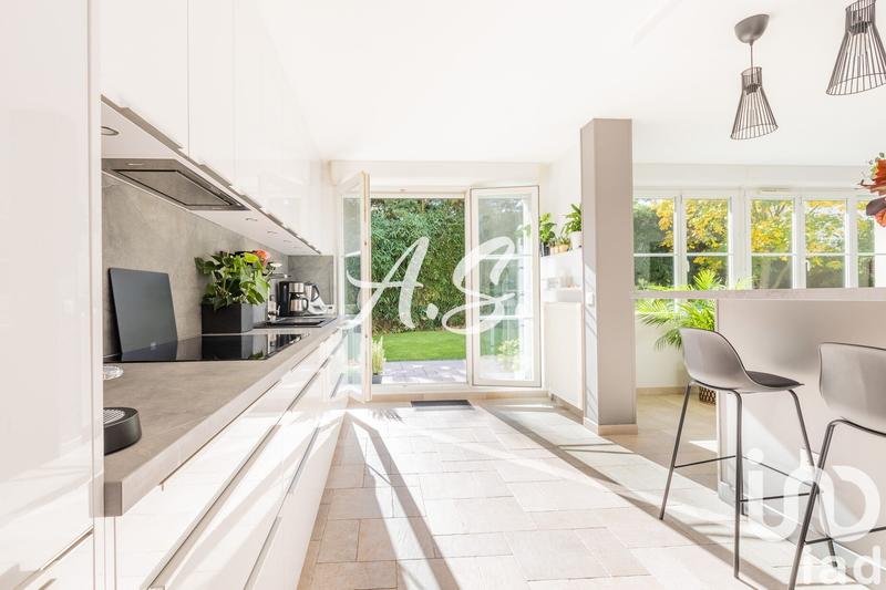 Maison - 212 m² - 8 pièces