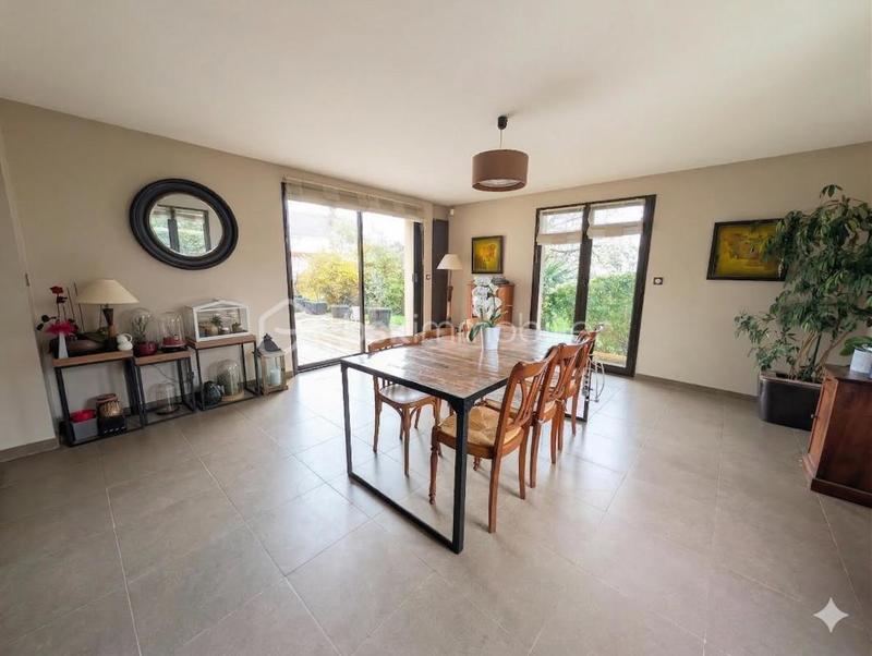 Demeure - 165 m² - 8 pièces